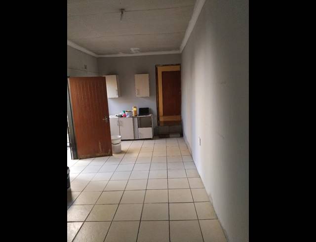 1 BEDROOM PROPERTY TO RENT IN TLAMATLAMA